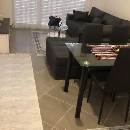 Apartament-gjiri I Lalzit *